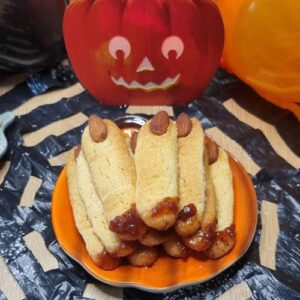 Ciastka maślane jak ludzkie palce na halloween z air fryer