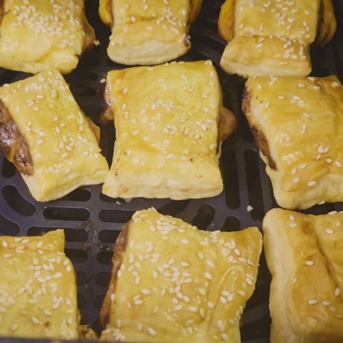 cheeseburgery z ciasta francuskiego z frytkownicy beztłuszczowej