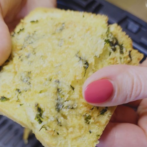 grzanka czosnkowa z parmezanem pieczona w air fryer