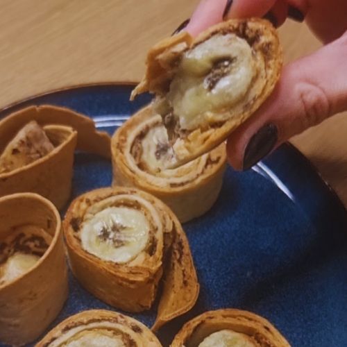 roladki z tortilli z bananem i masłem orzechowym z air fryer