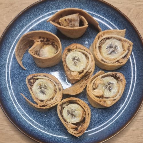 tortilla z bananem i masłem orzechowym z air fryer
