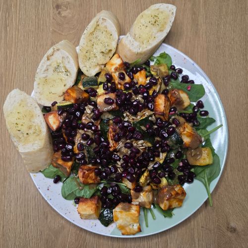 Sałatka z halloumi i pieczoną cukinią z Air Fryer