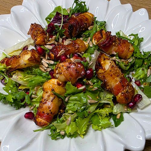 sałatka z halloumi w boczku z air fryer