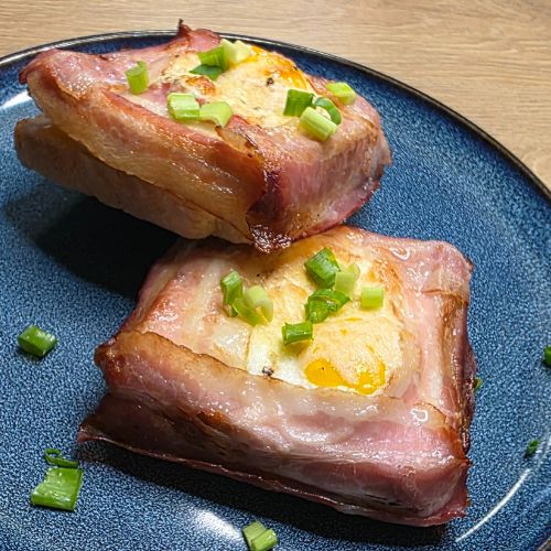 tost z boczkiem i jajkiem z frytkownicy beztłuszczowej