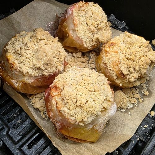 Jabłka z nadzieniem sernikowym i cynamonową kruszonką z Air Fryer