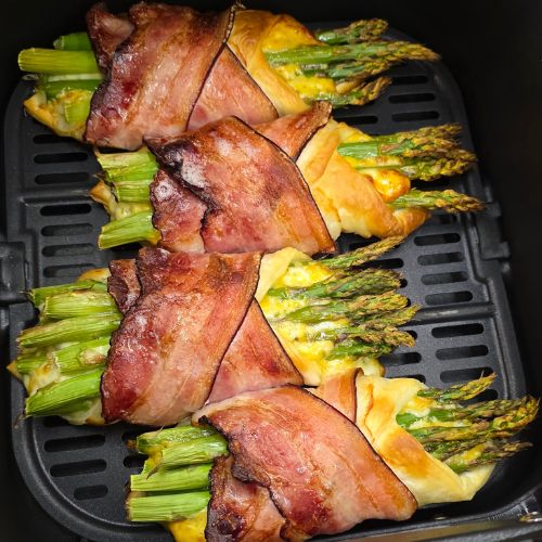 Kopertki z Ciasta Francuskiego ze Szparagami i Boczkiem z Air Fryer